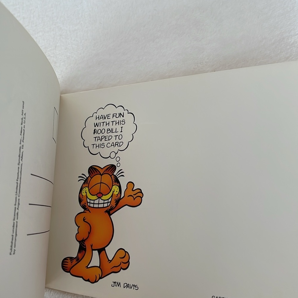Vintage 1989 Garfield “thinking of you”
Postcard book — 30 full colour cards. - Picture 12 of 17
